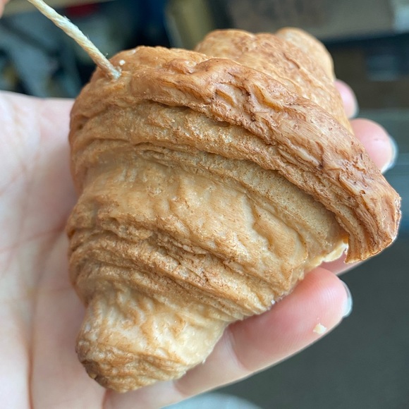 Le Croissant 🥐 Candle Gift Box. Hand Poured Organic Soy Wax, Organic Hemp Wick - Picture 3 of 3